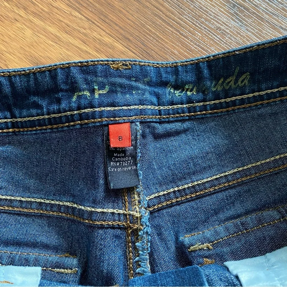 Apt 9 size 8 bermuda jean shorts - Picture 4 of 5